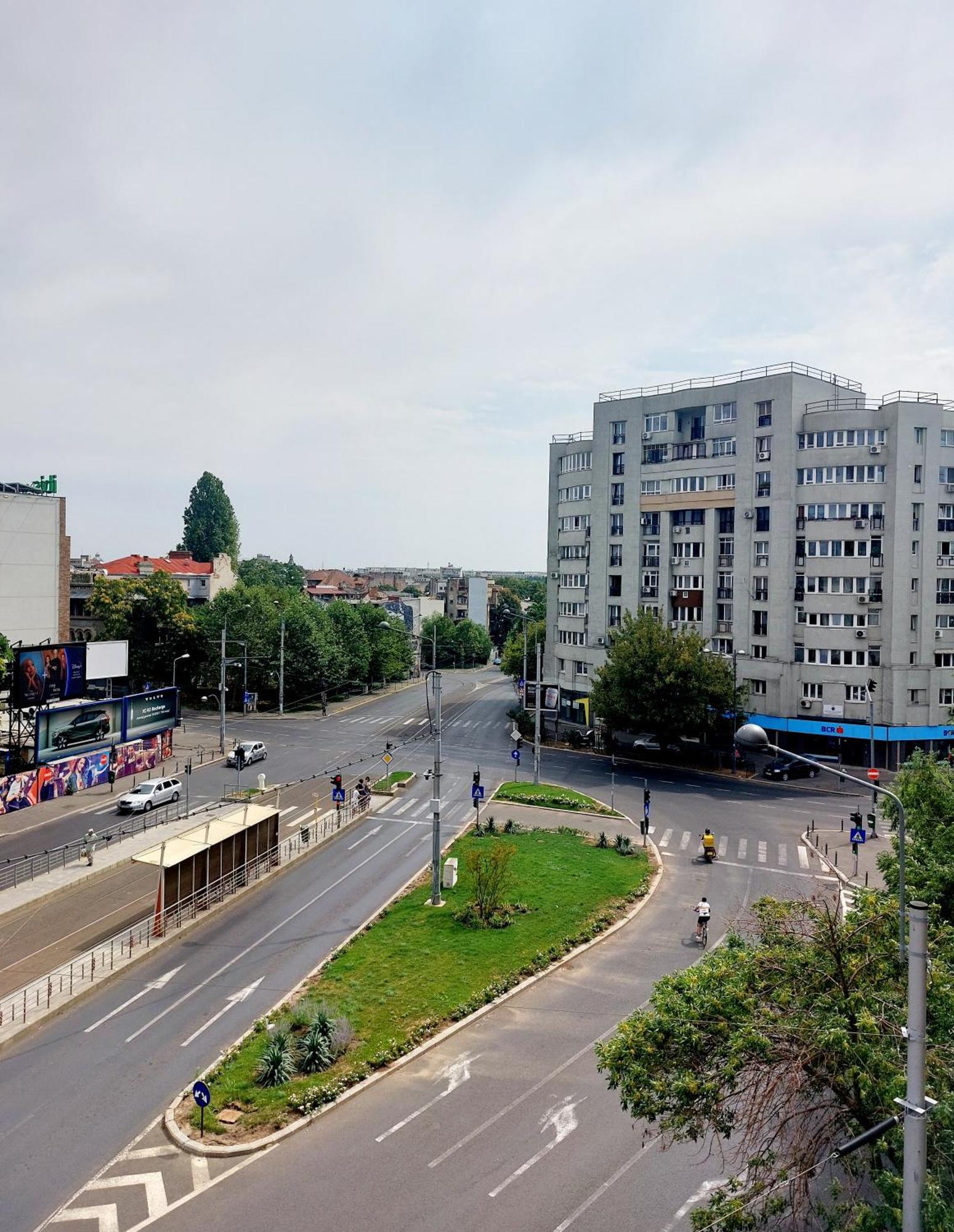 Cozy Apartment In The Center Of Бухарест Экстерьер фото