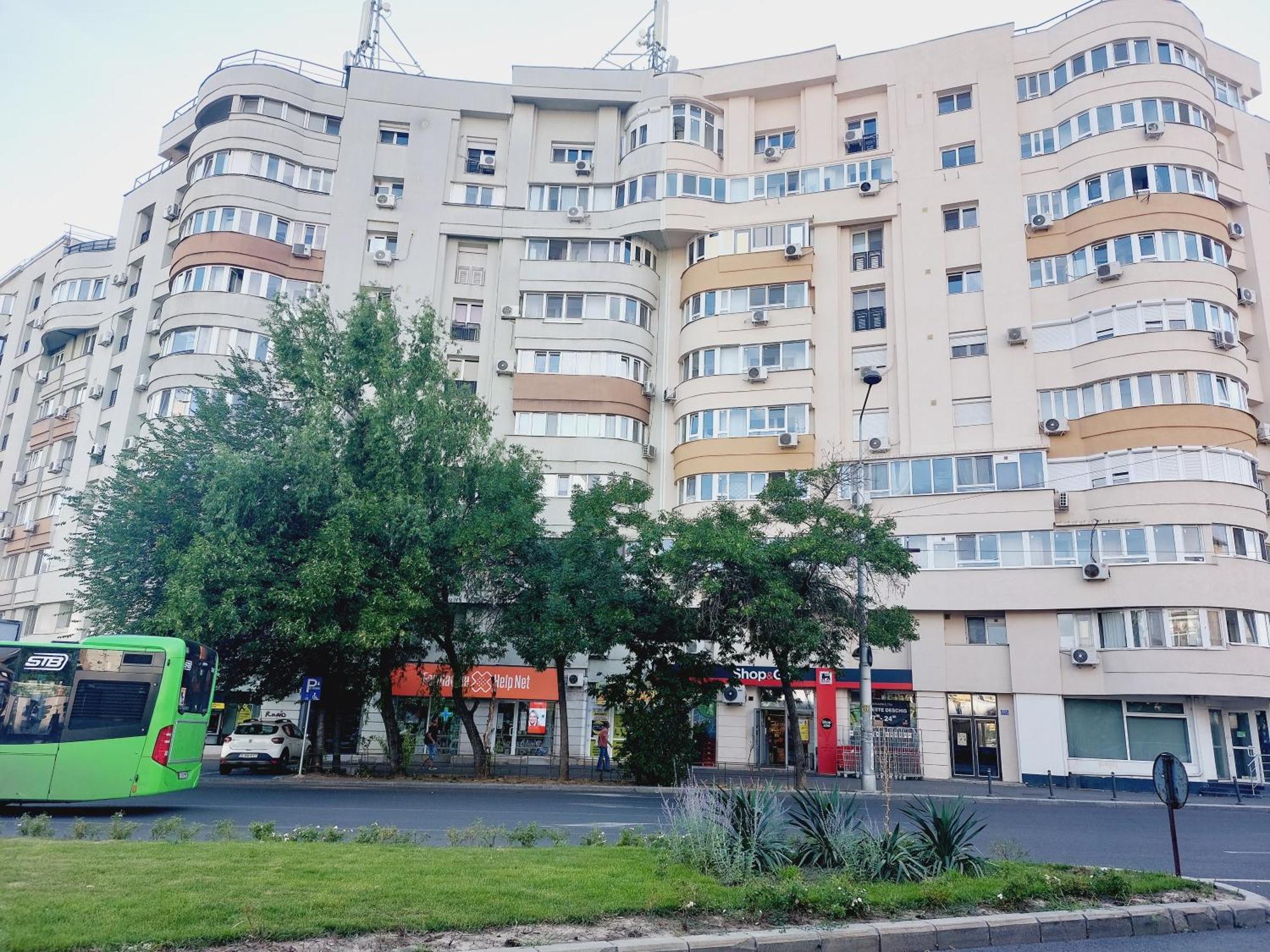 Cozy Apartment In The Center Of Бухарест Экстерьер фото